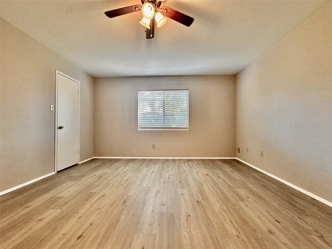 Building Photo - 5818 Evening Shadows Ln