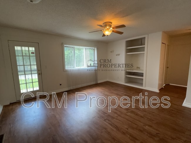 Building Photo - 5801 Peshewa Ct