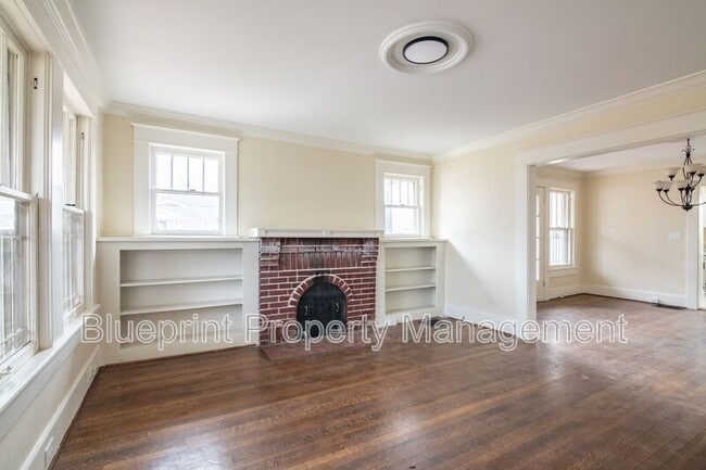 Building Photo - 718 78th St S