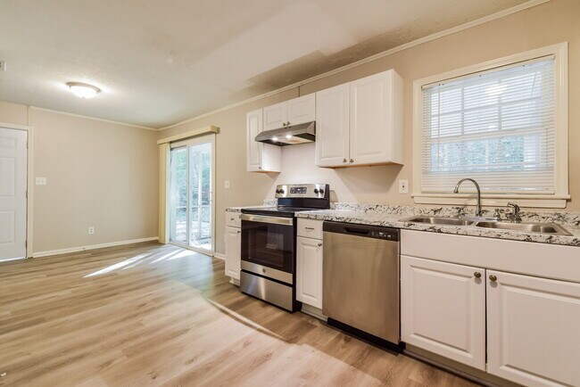 Building Photo - 6970 Richard Ln