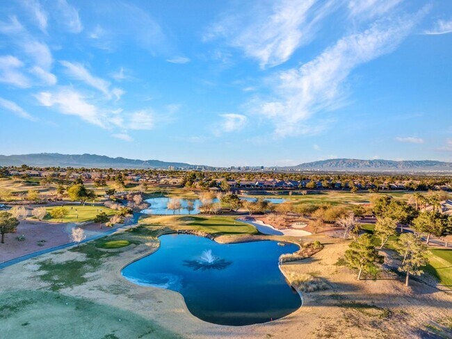 Building Photo - Beautiful Single-Story Home on the Golf Course in Sun City MacDonald Ranch (55+ Community)