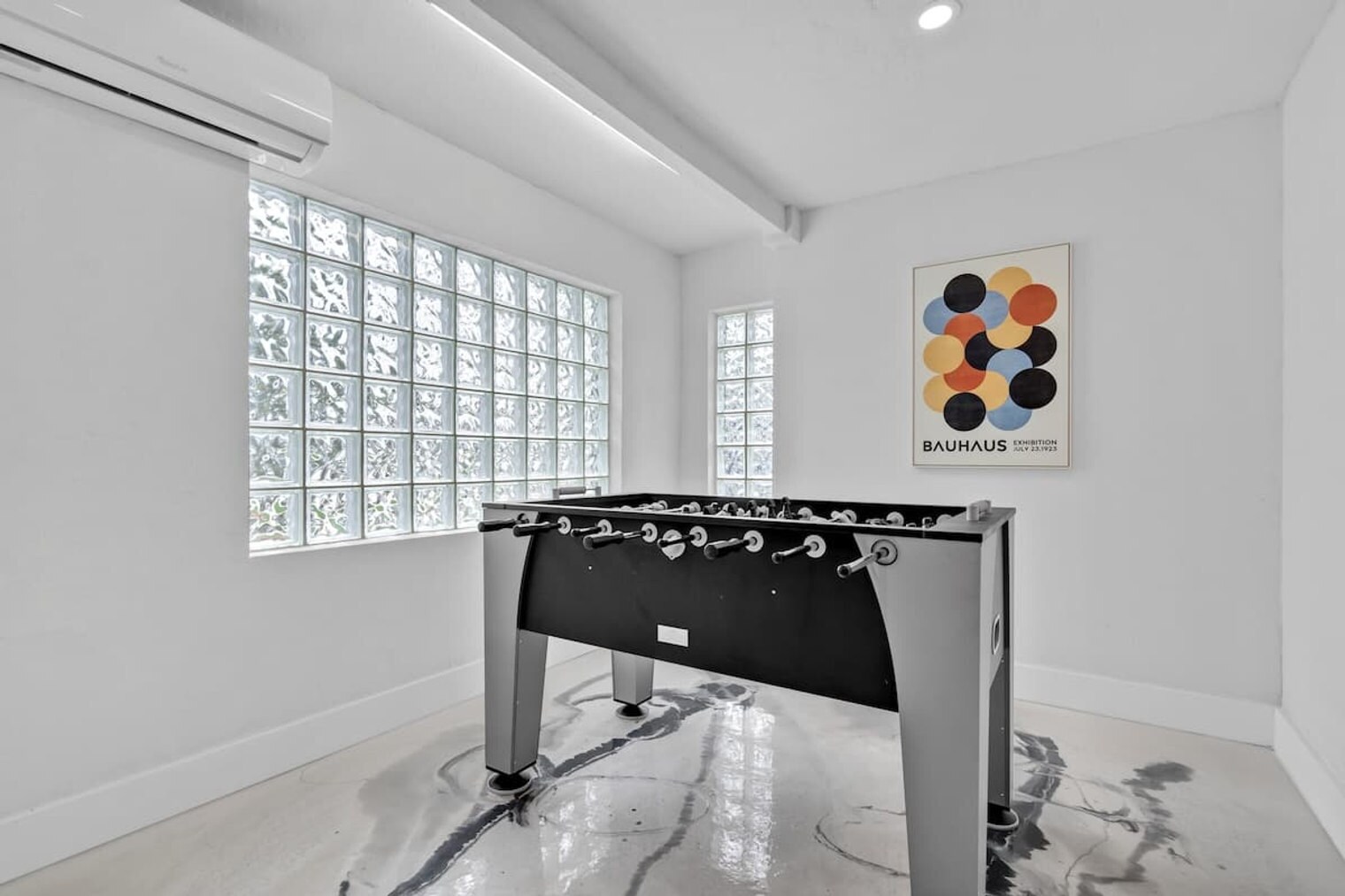 Building Photo - 1712 NE 18th Ave