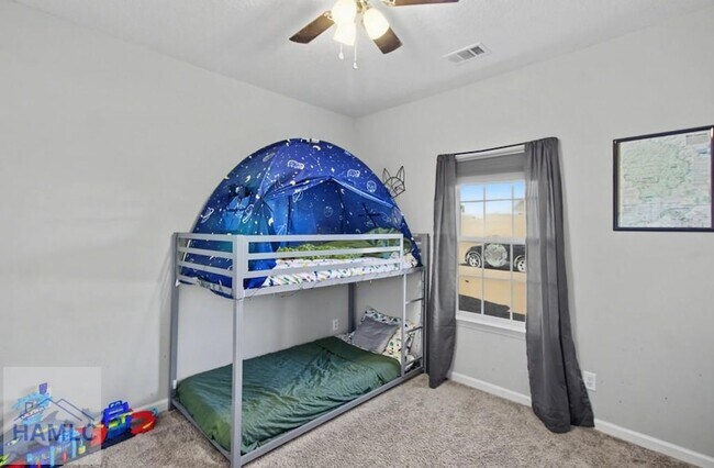 Building Photo - 158 Courage Wy