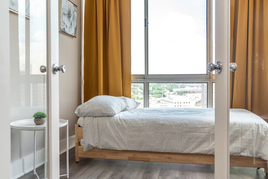 Building Photo - 215 Piedmont Ave NE