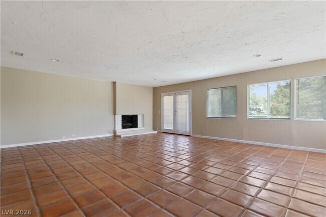 Building Photo - 908 Vegas Valley Dr