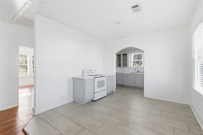 Building Photo - 3808 State Hwy 3