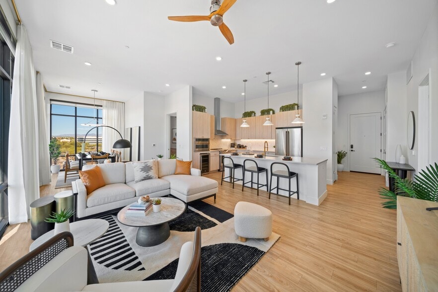 Interior Photo - Residences Kierland