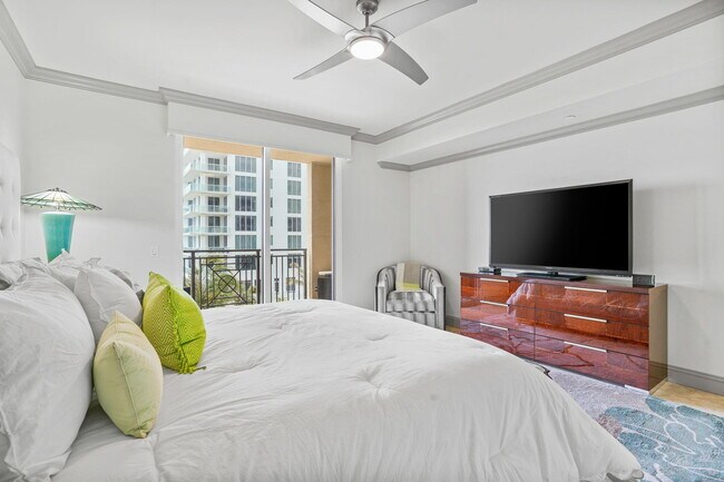 Building Photo - 3800 N Ocean Dr