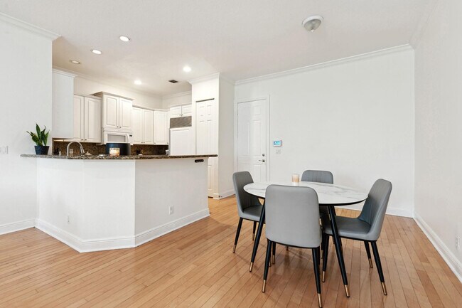 Building Photo - 1416 NE 4th Ct