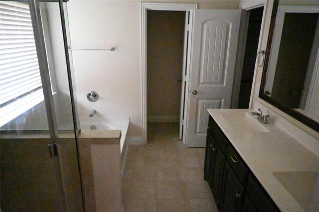 Building Photo - 12918 Adela Dr