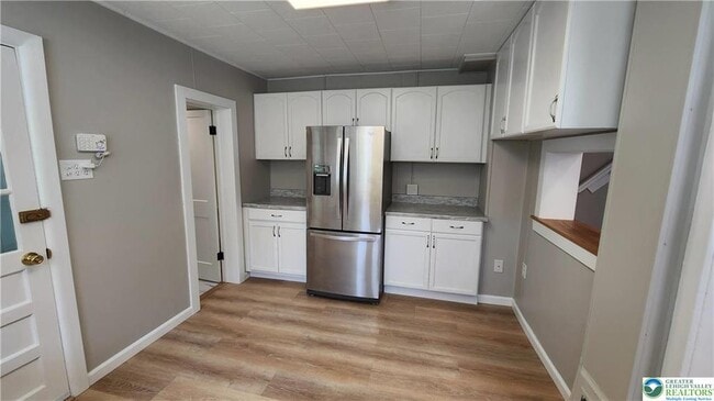 Building Photo - 324 Walnut St