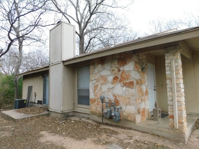 Building Photo - 12812 Tomanet Trail