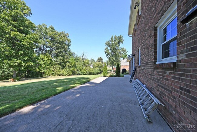 Building Photo - 9673 Placid Dr