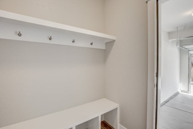 Building Photo - 819 Cherokee Dr