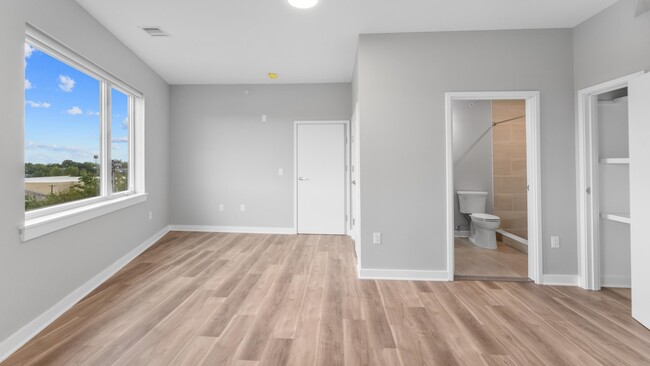 Building Photo - 475 Communipaw Ave