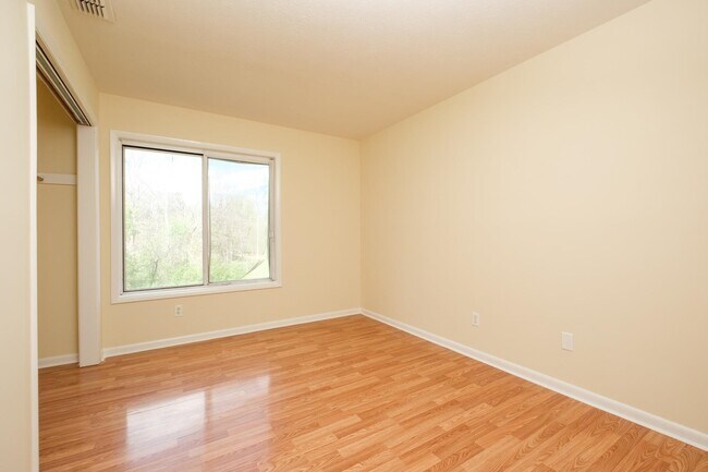 Building Photo - 40 South Ave