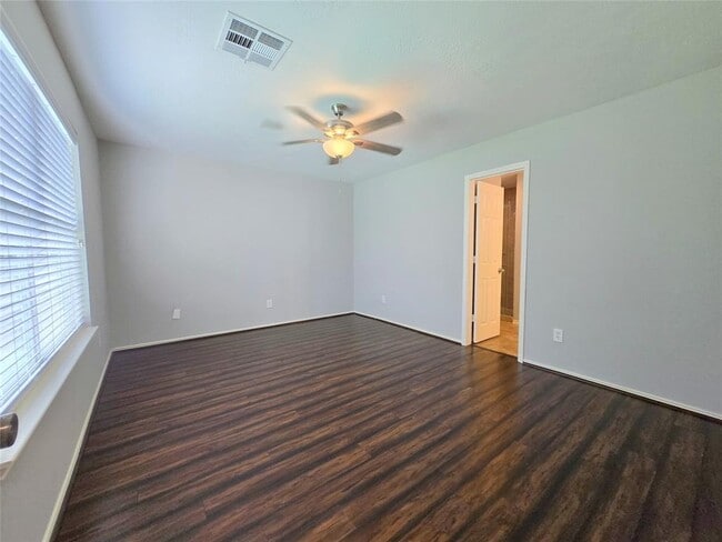 Building Photo - 1423 Stone Bluff Dr