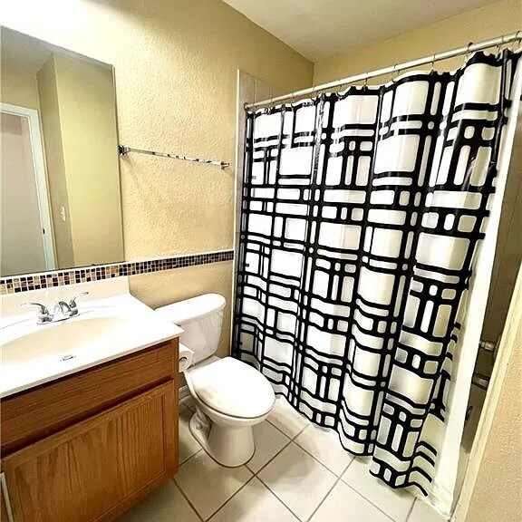 Second/Guest Bath - 14870 Pleasant Bay Ln