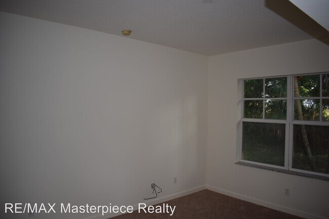 Building Photo - 4 br, 2.5 bath House - 2709 Creekside Dr