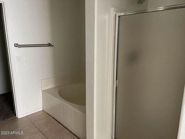 Building Photo - 3217 S 65th Dr