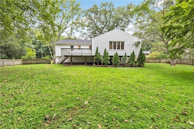Building Photo - 4 Cranbury Woods Rd