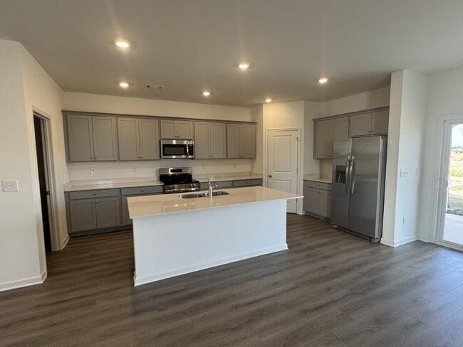 Building Photo - "Spacious 5-Bedroom NEW HOME on Rolling Meadow Way - Your Dream Home Awaits in Kathleen!"