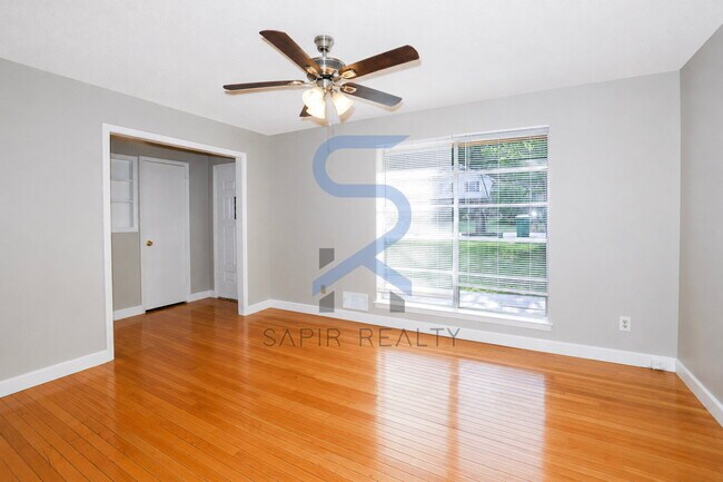 Building Photo - Peaceful Suburban Living Awaits – 3BR/1.5BA Home