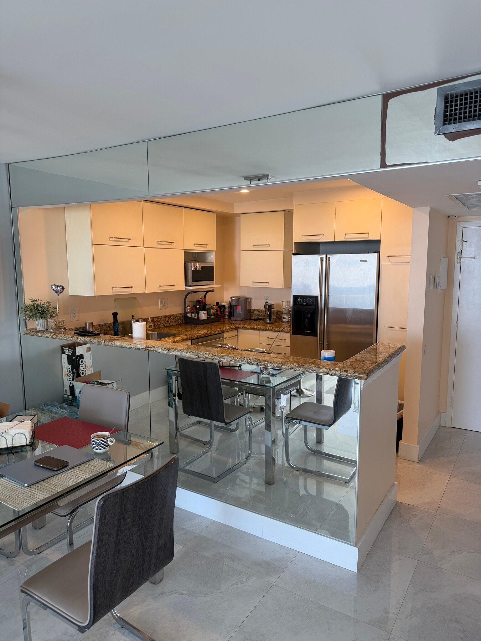 Building Photo - 2030 S Ocean Dr