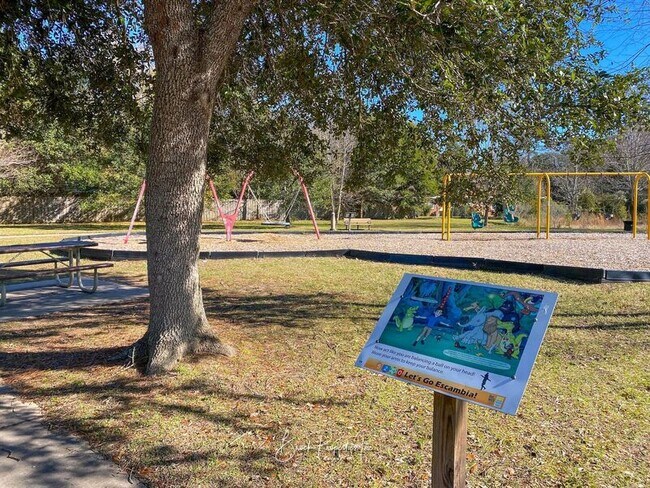 Building Photo - 6395 Duquesne Dr