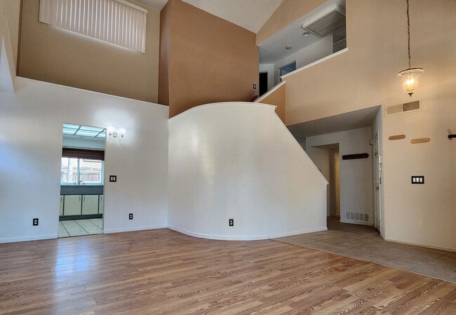 Building Photo - Great Two Story 3BD, 2.5BA Plus Bonus Room...
