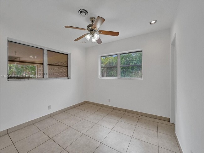 Building Photo - 1631 NE 51st St