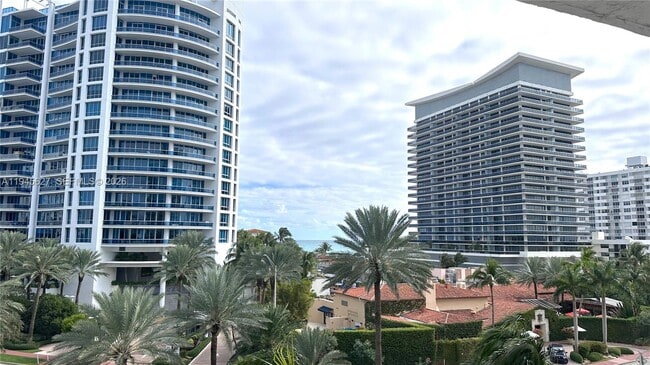 Building Photo - 5900 Collins Ave