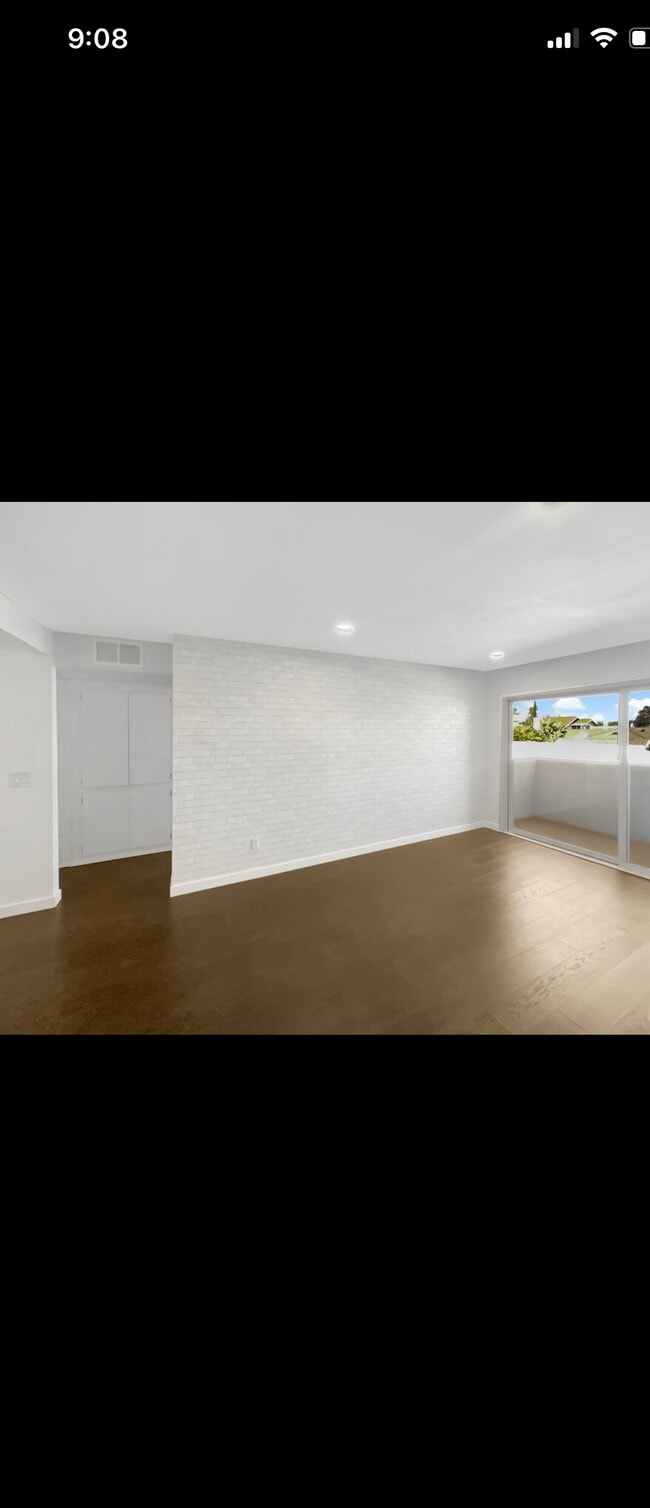 Building Photo - 1101 W MacArthur Blvd