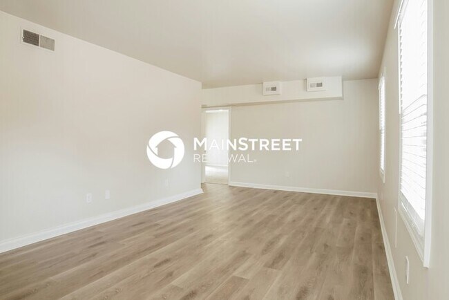 Building Photo - 5 Bedroom Pet-Friendly Home in Winston-Salem, NC with Main Street Renewal