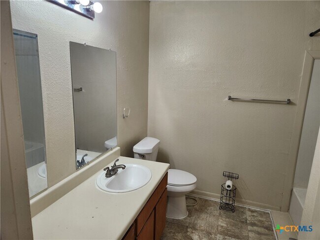 Building Photo - 908 Ticonderoga Dr