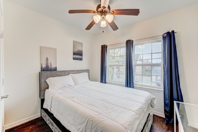 Building Photo - 2720 Truxillo St