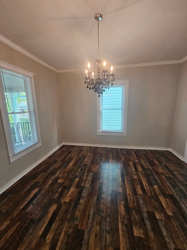 Building Photo - Historic Charm combined with Modern convenience 3 bedroom 2.5 bath spacious home