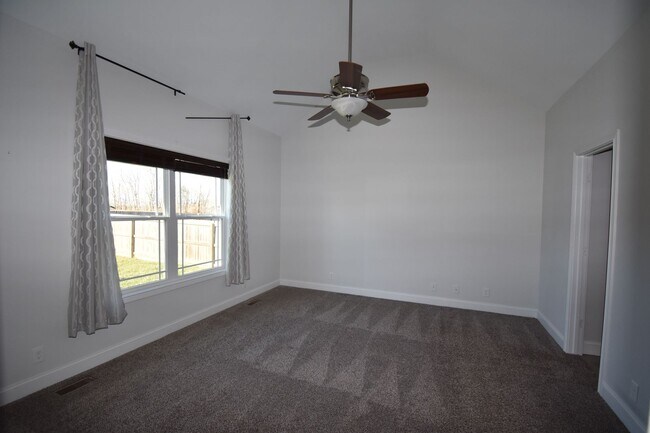 Building Photo - 1072 Fuji Ln