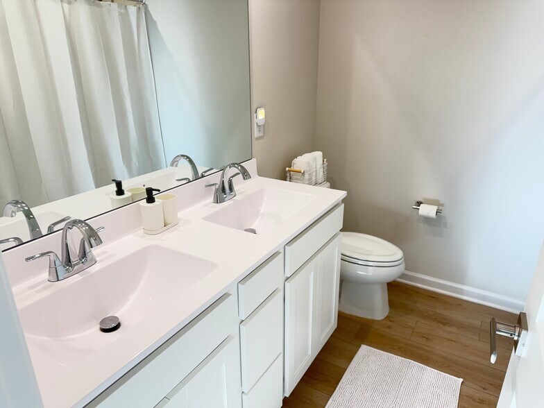 Building Photo - 122 Grove Hill Ter