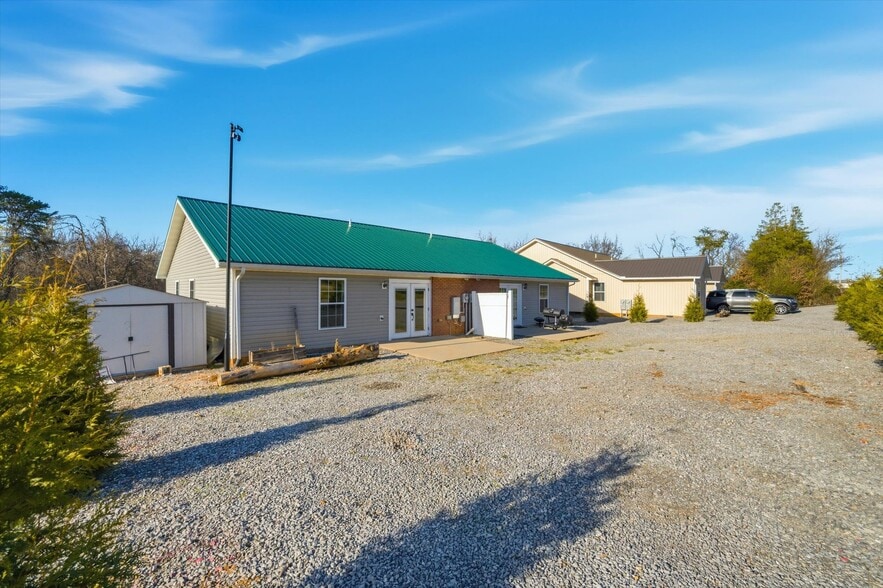 Building Photo - 1912 Laurel Ln