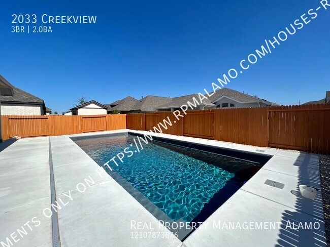 Building Photo - 2033 Creekview-