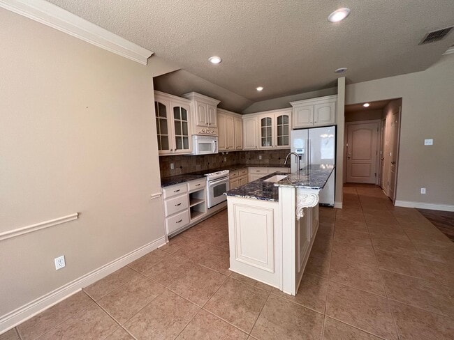 Building Photo - Cooper Ridge Beauty