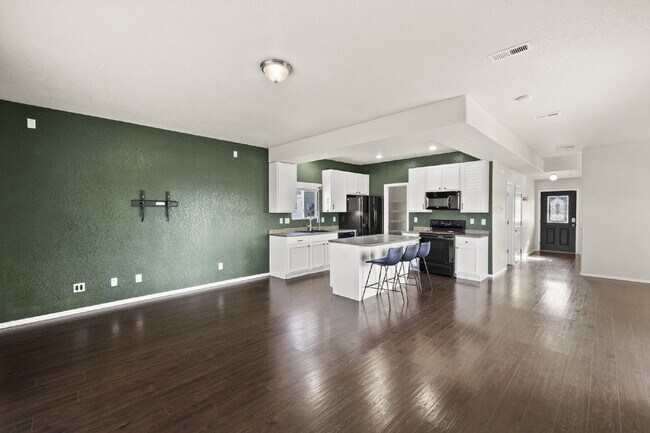 Building Photo - 2217 Inspiration Ln