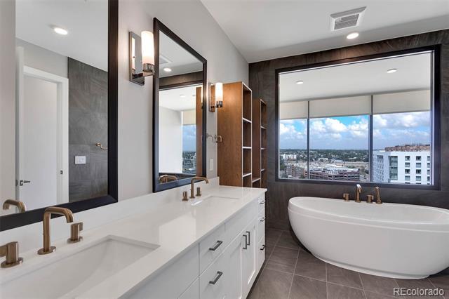 Building Photo - 1959 Wewatta St