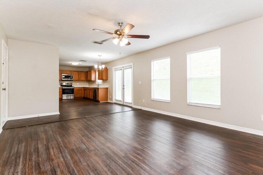 Building Photo - 2015 Country Brook Ave