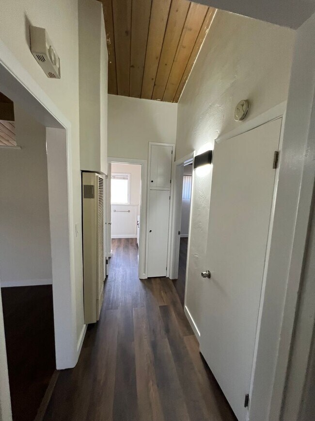Building Photo - 2753 Buena Vista Ave