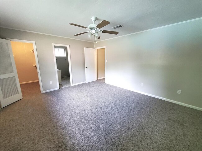 Building Photo - 1007 Reseda Dr