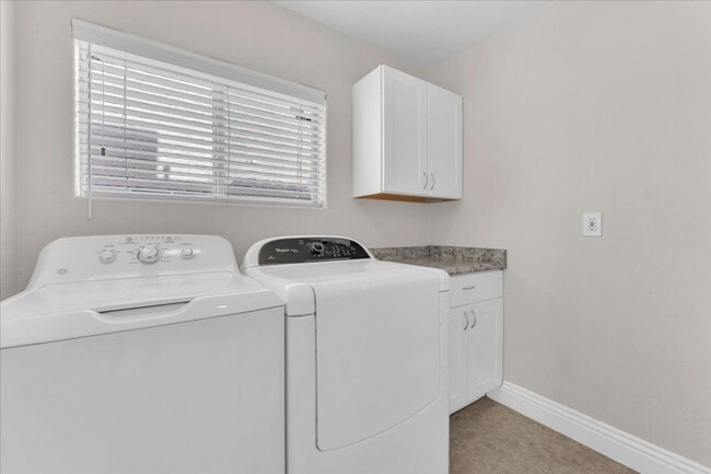 Building Photo - 7237 Buglehorn St