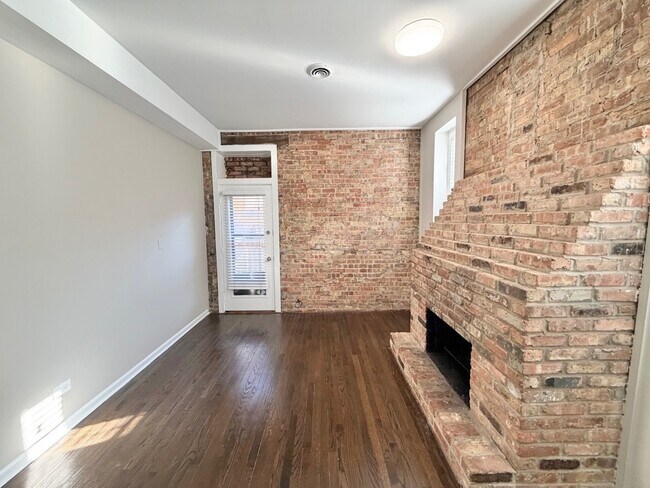 Building Photo - 3433 N Elaine Pl