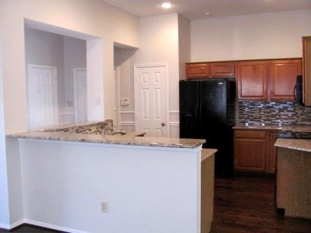 Building Photo - 1401 Auburn Pl